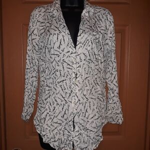 Banana Republic size medium button up shirt  A-12 5/$25